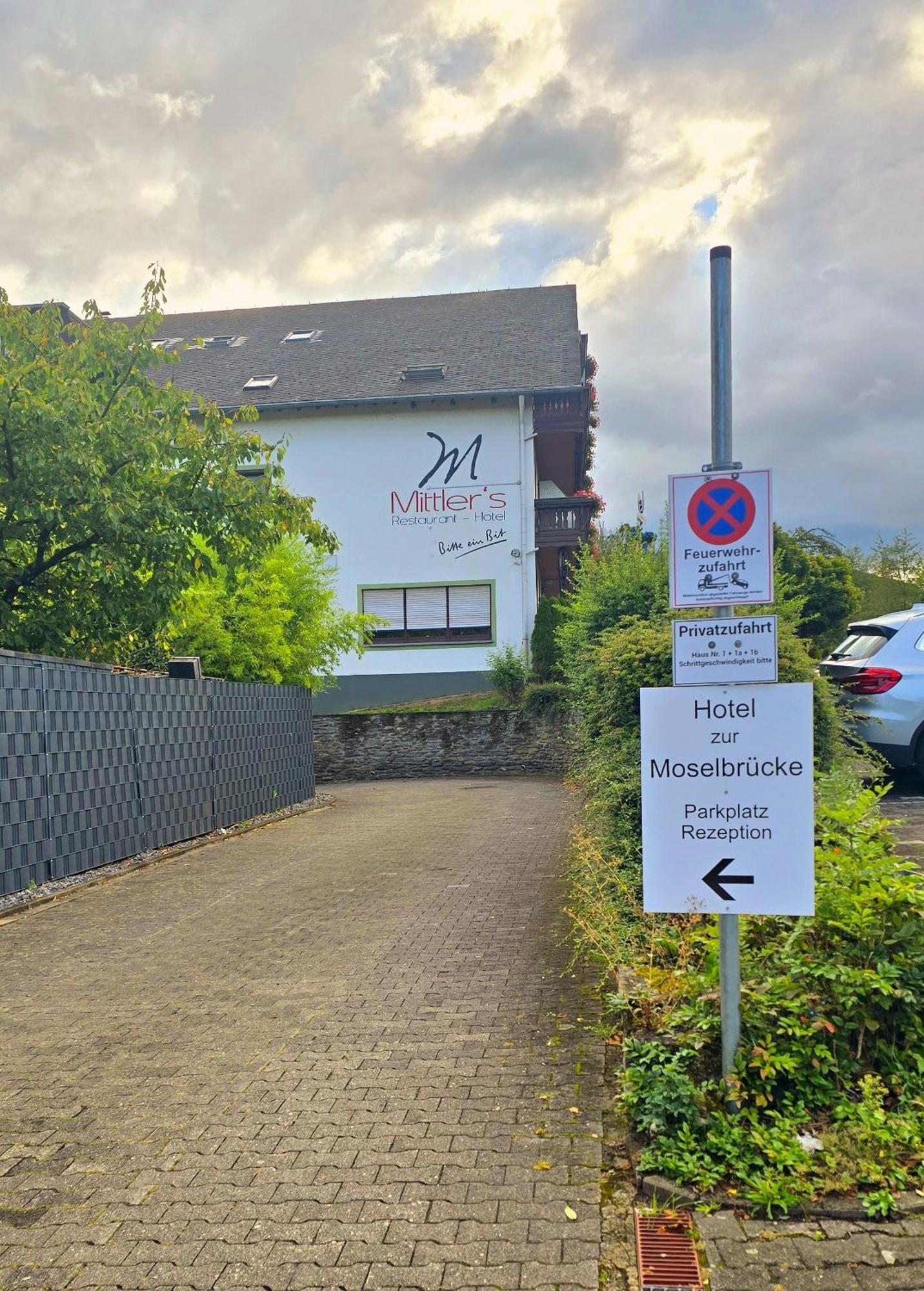 Hotel Zur Moselbruecke Schweich Buitenkant foto