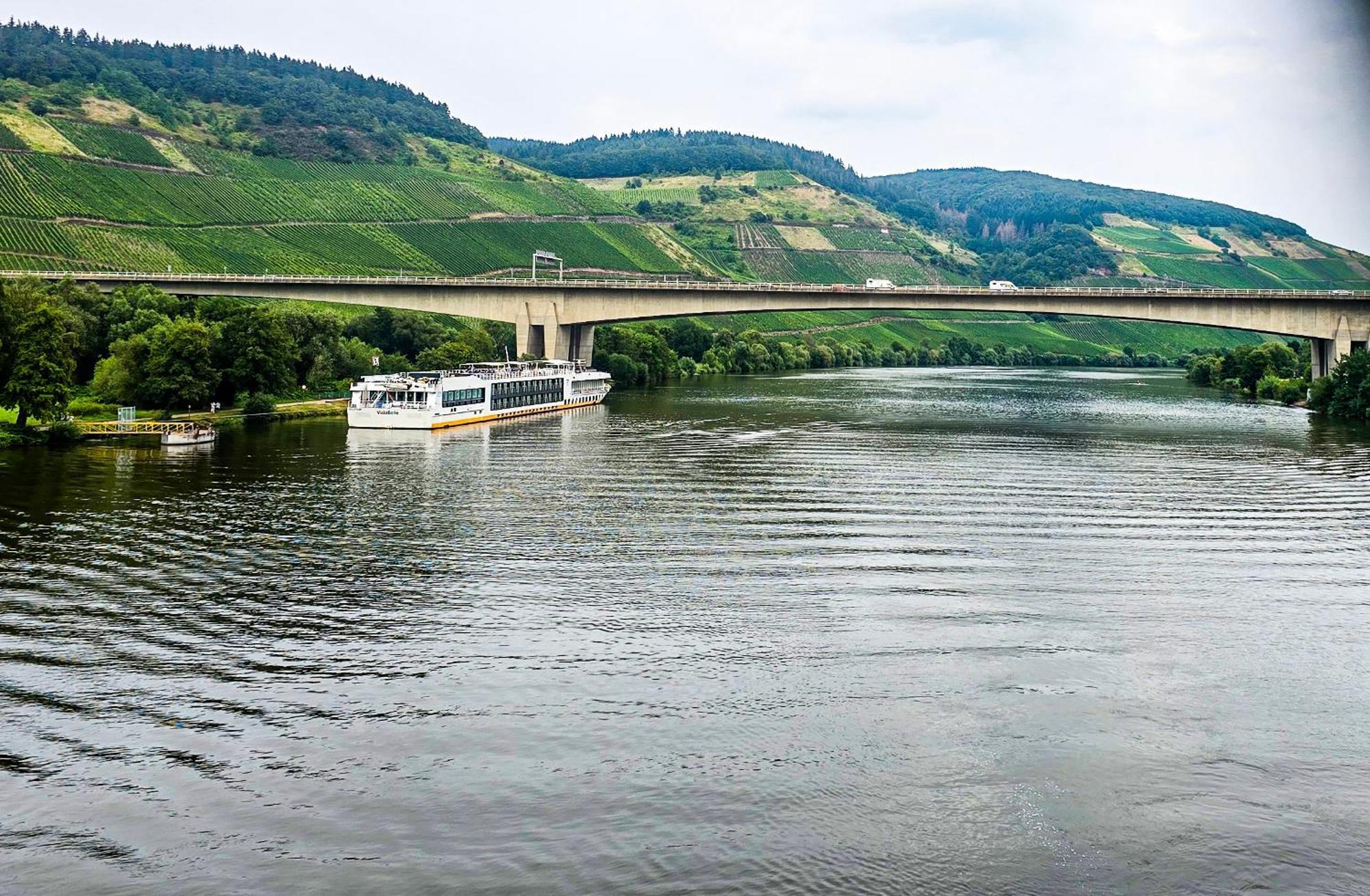 Hotel Zur Moselbruecke Schweich Buitenkant foto
