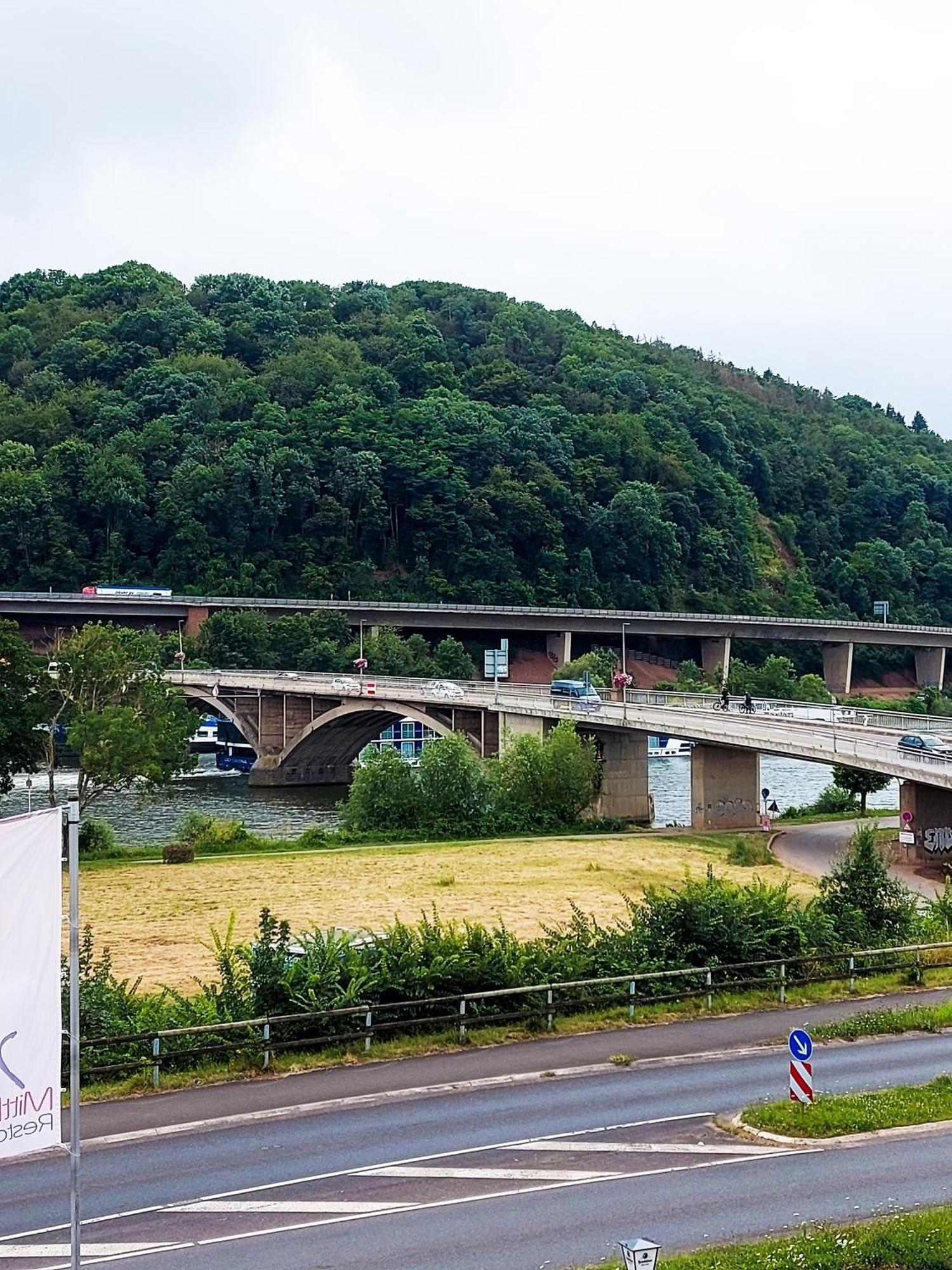 Hotel Zur Moselbruecke Schweich Buitenkant foto