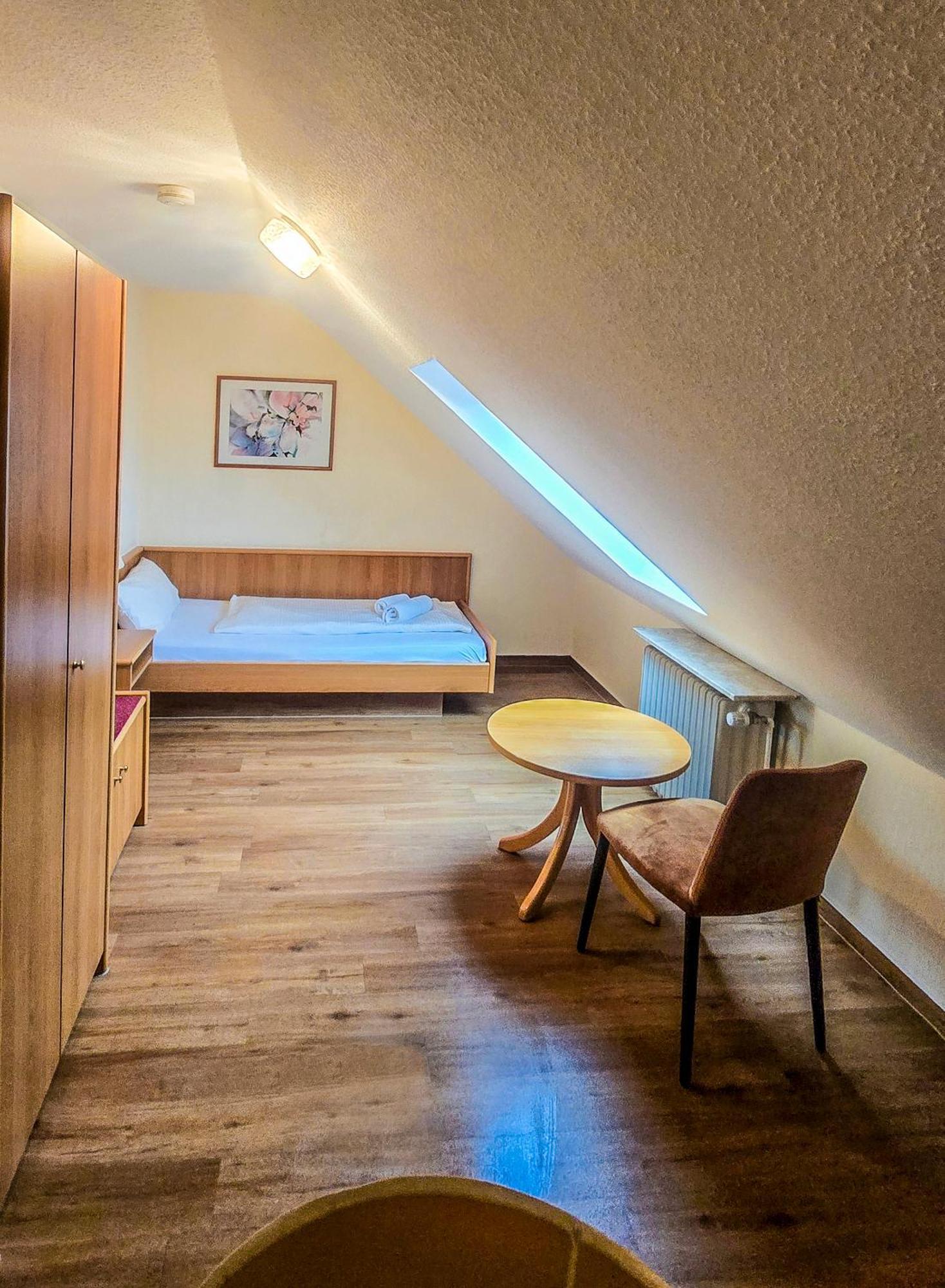Hotel Zur Moselbruecke Schweich Buitenkant foto