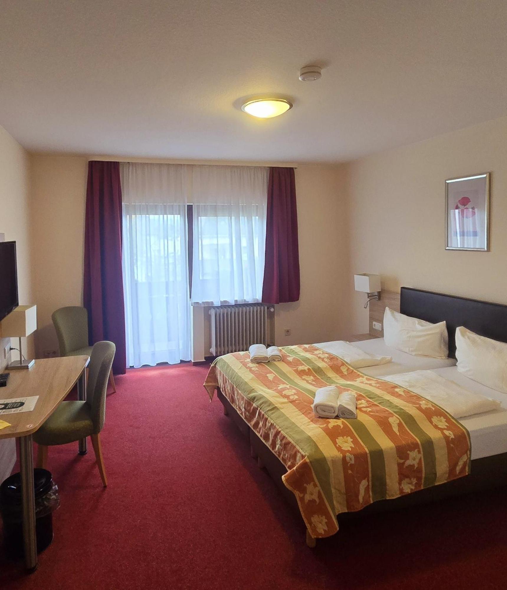 Hotel Zur Moselbruecke Schweich Buitenkant foto